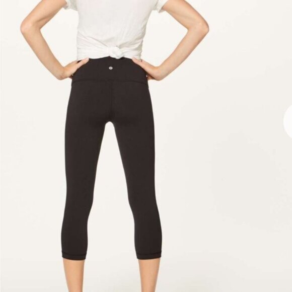 Lululemon Wunder Under Crop (Hi-Rise) *Full-On Luon 21"Black  EUC - Picture 13 of 15